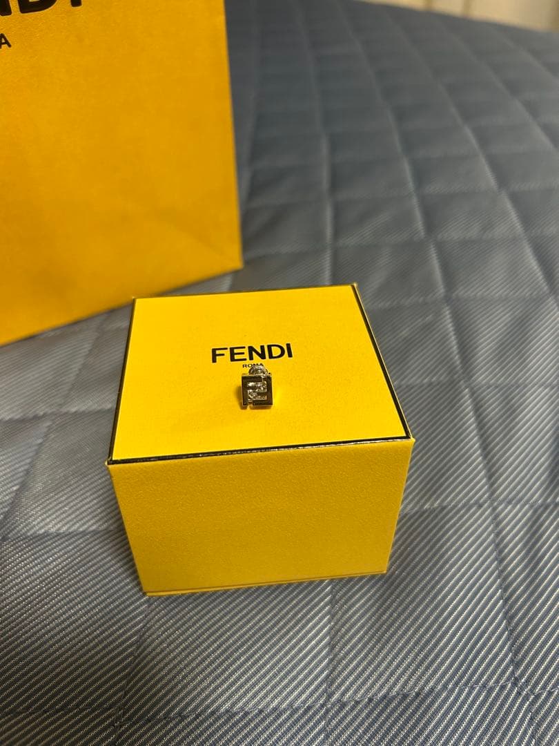 FENDI ピアス(片耳用) シルバー える】FENDI 片耳ピアス シルバー FFロゴ FFピアス シルバー | Fendi