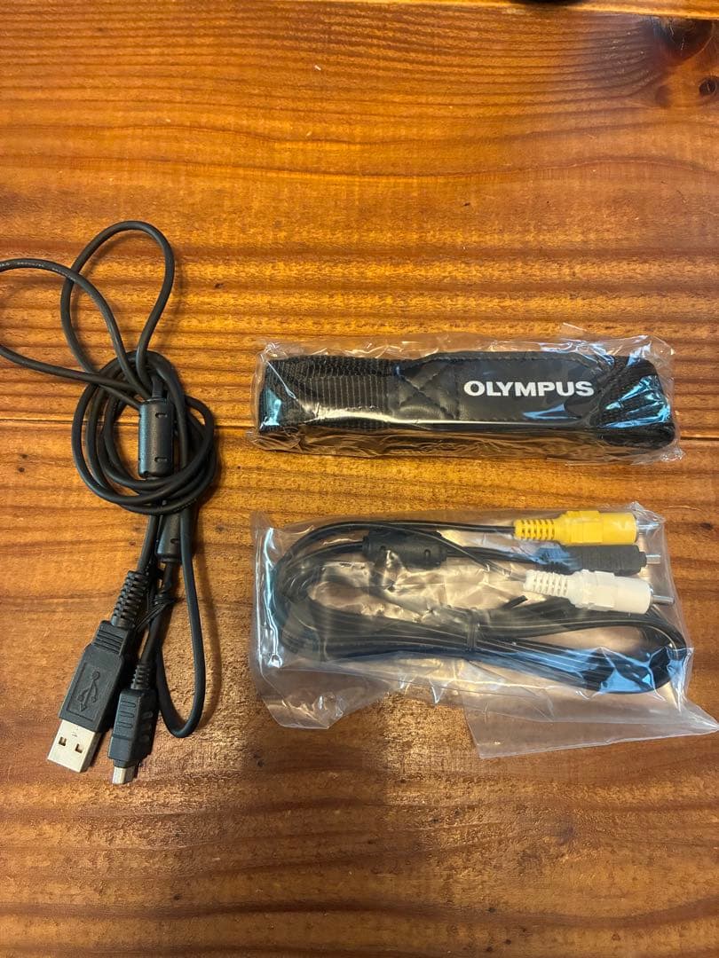 OLYMPUS PEN E-PL2 一式 レザーストラップのおまけ付き