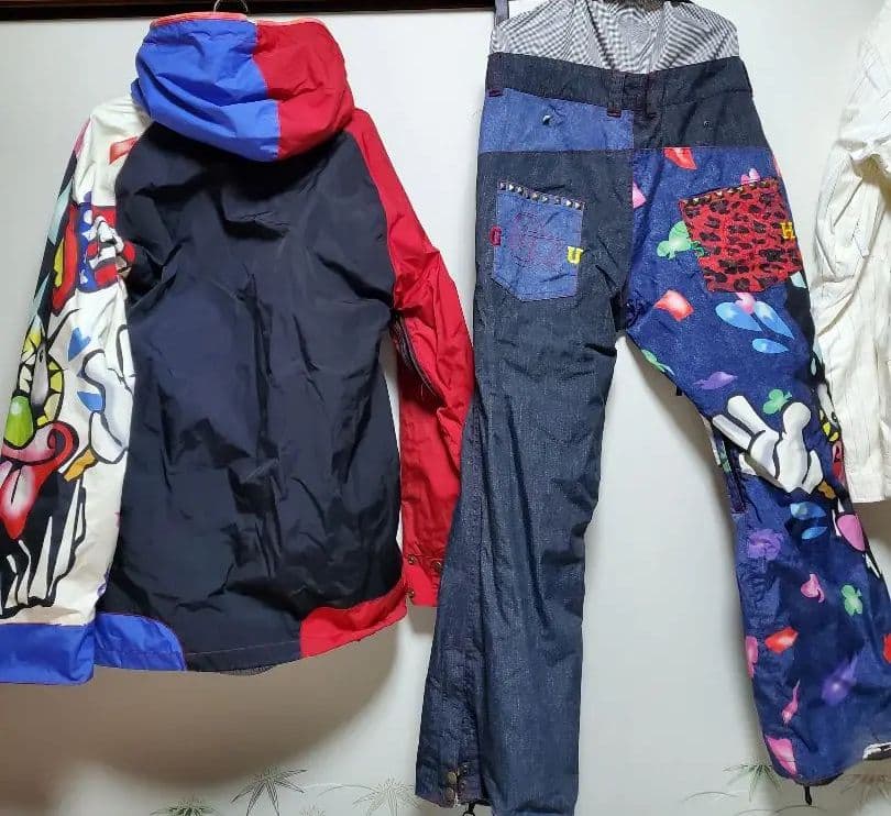 GUSH スノーボードウエア上下 ピエロ柄 - メルカリ