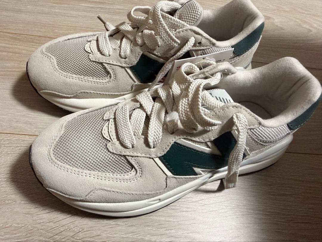 週末値下　新品未使用NewBalanceスニーカー ホワイト/グリーン24cm 楽天市場】[ ポイントUP & 最大2000円OFFクーポン ] NEW BALANCE