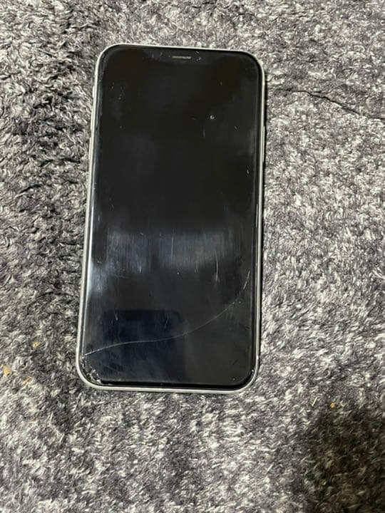 iPhone XR White 64 GB SIMフリー 画面割れ 本体のみ L10828254