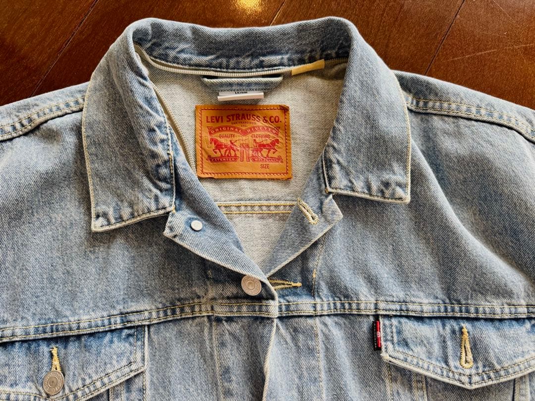 VETEMENTS ×LEVI'S のフード付きデニムジャケット SS18 VETEMENTS