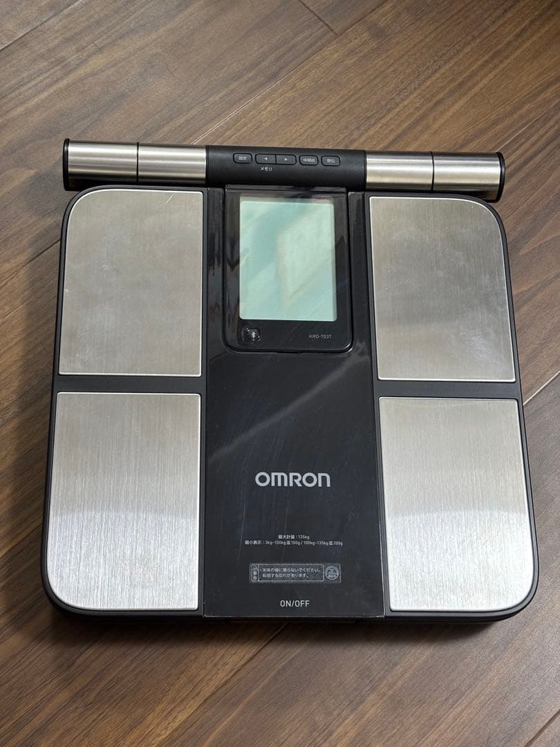OMRON Karada Scan 703T 体脂肪計 - メルカリ