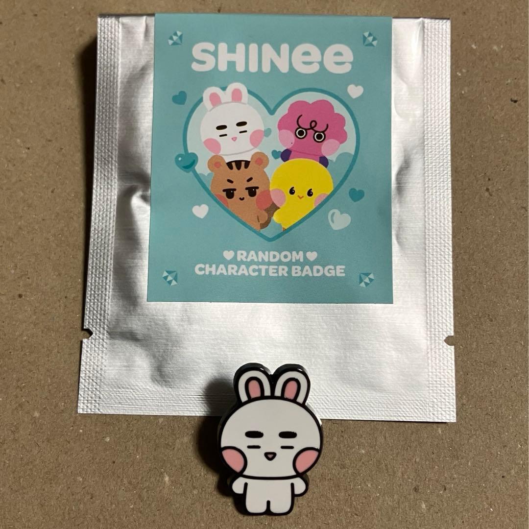 SHINee】 ランダム キャラクター バッジ(オニュ)② - メルカリ