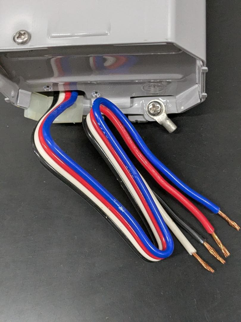 岩崎 水銀灯安定器400W H4CC2B352 1台 中古 - メルカリ