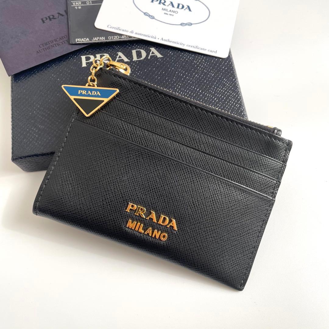 【極美品】プラダ 小銭入れ トライアングル ロゴチャーム サフィアーノレザー PRADA（プラダ） 小銭入れ SAFFIANO TRIANGOLO サフィアーノ