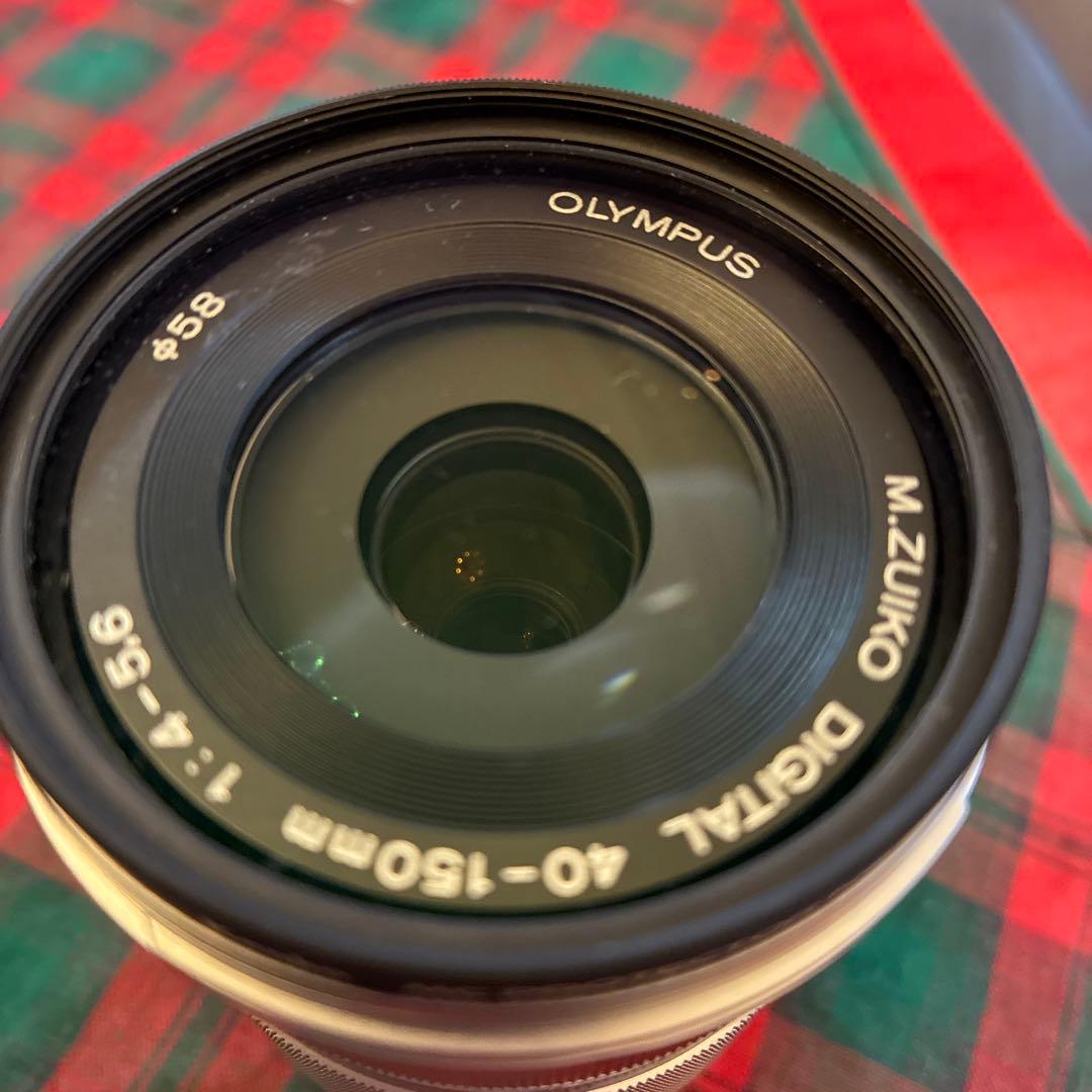 OLYMPUS 40-150mm f/4-5.6 ズームレンズ
