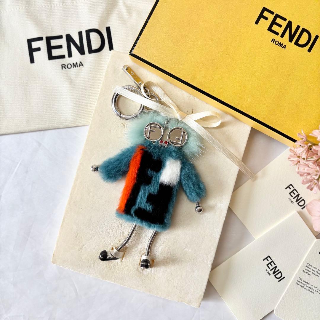 専用【未使用級】　FENDI　ターコイズラビットファーチャーム　ウィッチーズ FENDI（フェンディ） 【日本限定】FENDI ウィッチーズ キーホルダー