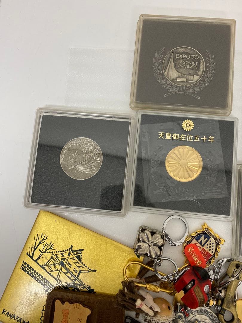 3-3196 各種キーホルダー・メダル等 約4kg