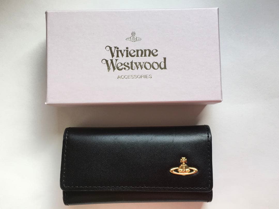 Vivienne Westwood レザーキーケース ブラック　4連 Vivienne Westwood（ヴィヴィアンウエストウッド） 4連 キーケース