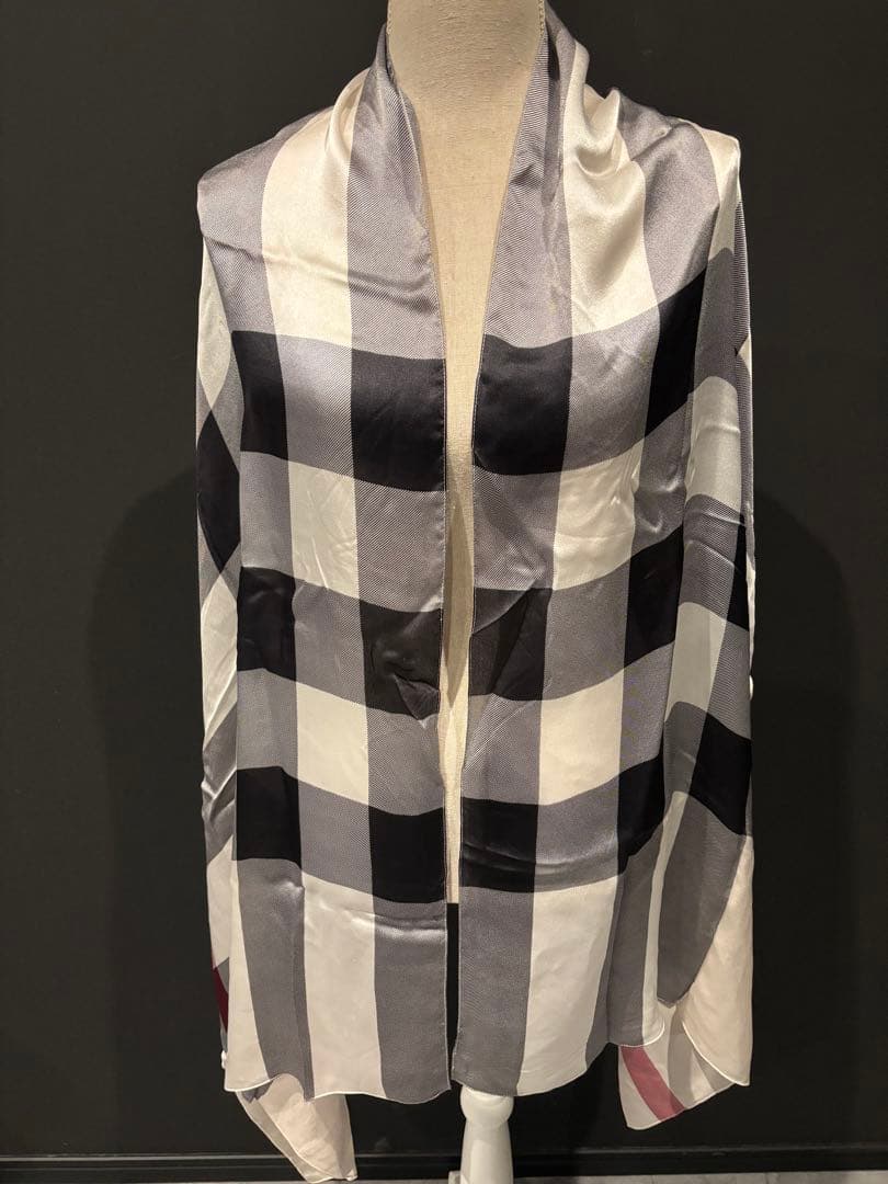 美品 Burberry チェック柄 ストール BURBERRY（バーバリー） ストール GIANT CHECK GAUZE レディース