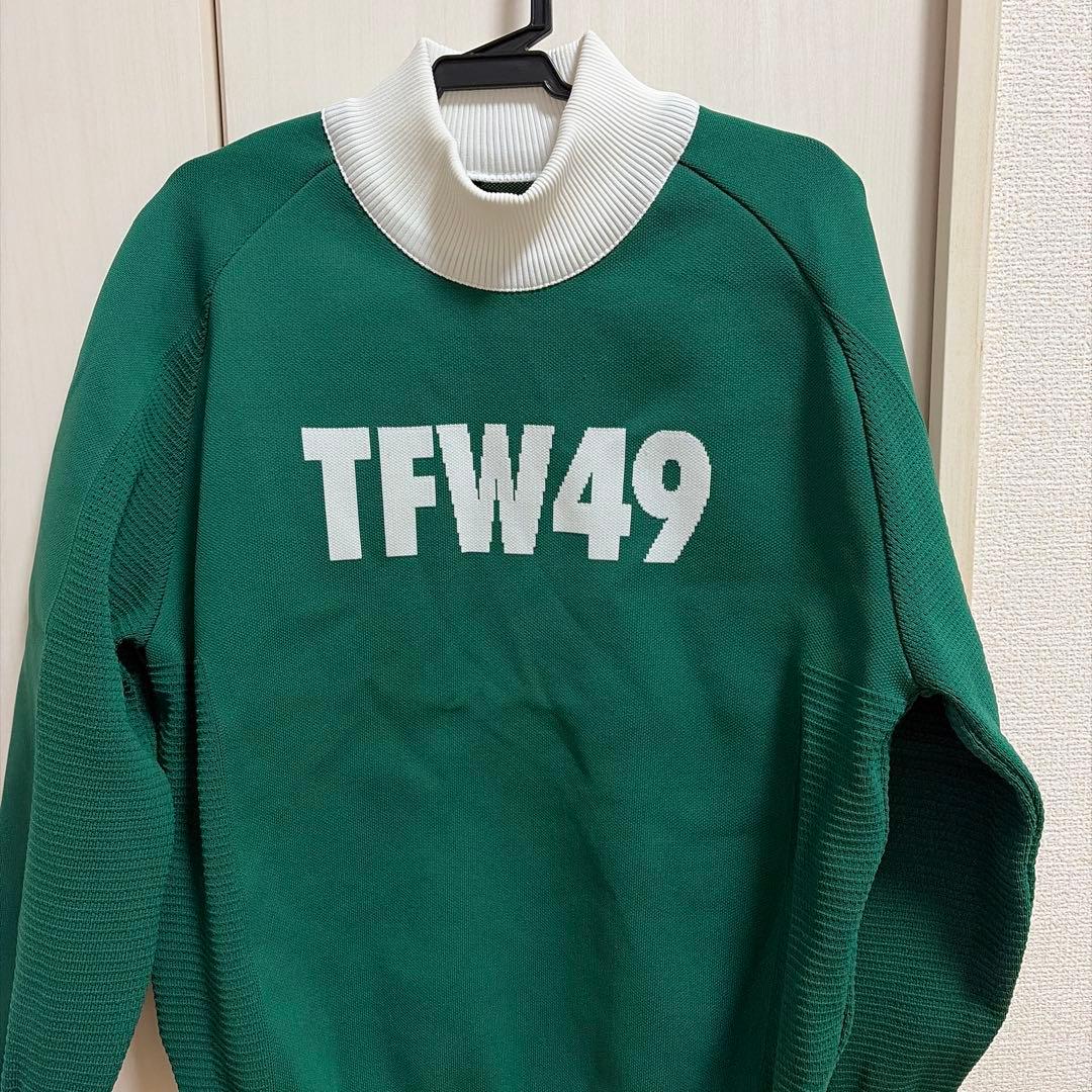 TFW49 緑色 ハイネックニットセーター TFW49 緑色 ハイネックニットセーター TFW49 ハイネックセーター 緑