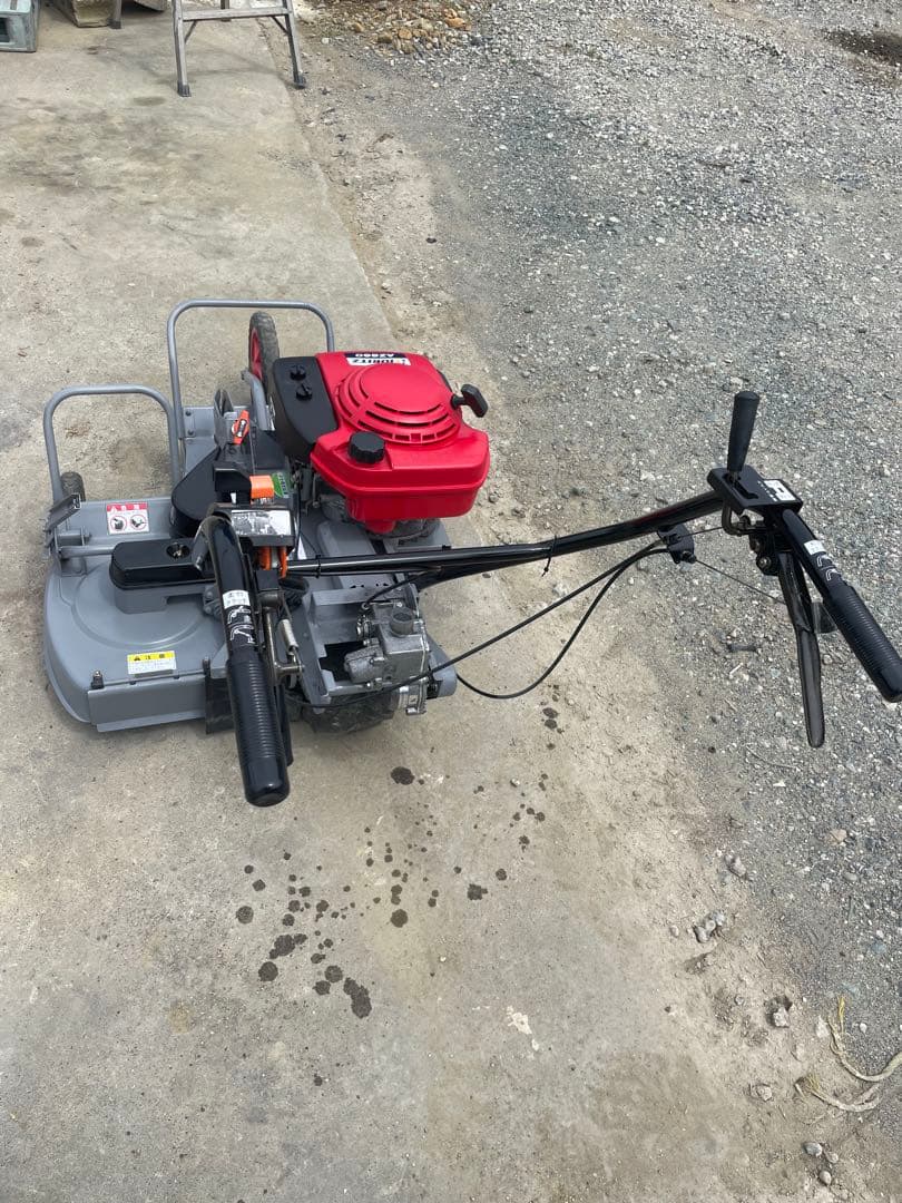ハーフクンが購入しました、共立 自走式二面刈畦草刈機 ウイングモア AZ660