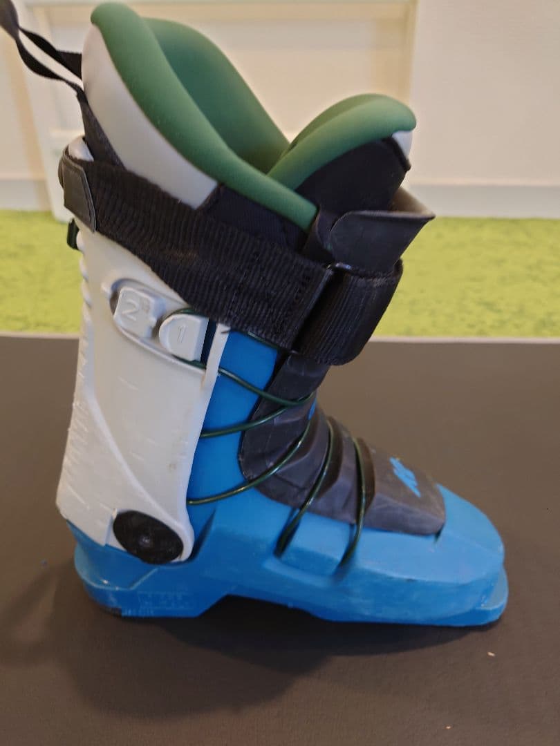 K2 evolver スキー用ブーツ フレックス70 ブルー　24.5cm