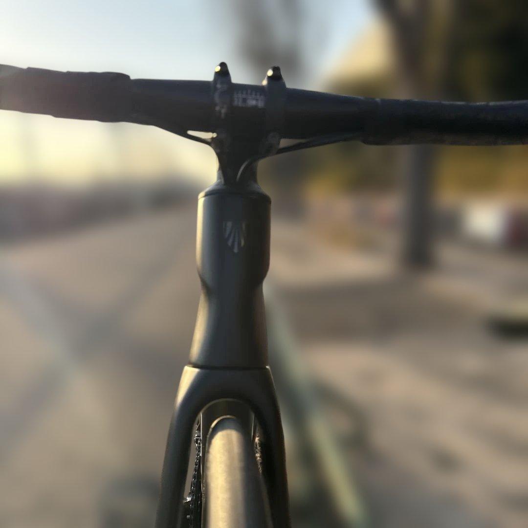 《美品》TREK Madone SL5 Gen8 105Di2 【ホイールなし】