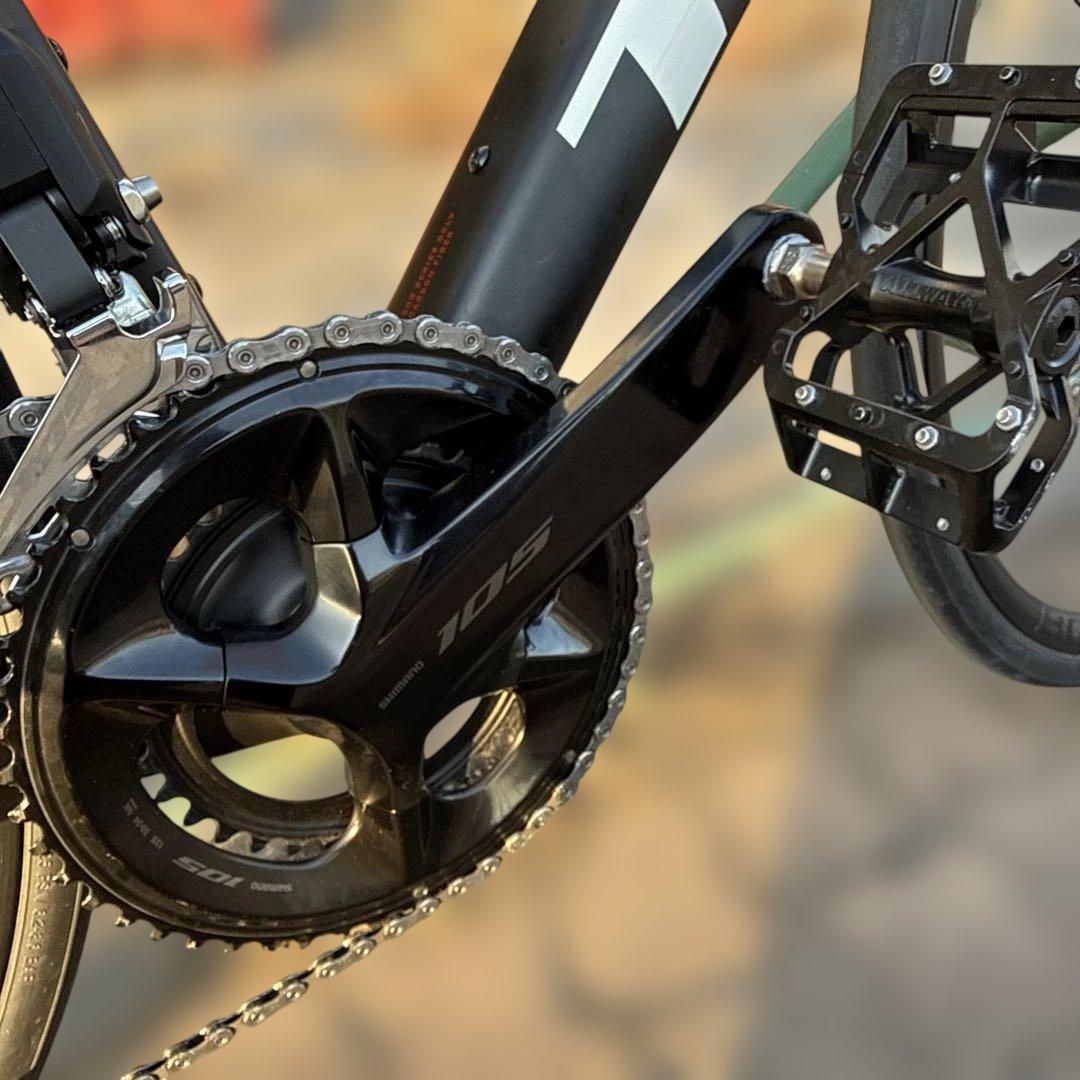 《美品》TREK Madone SL5 Gen8 105Di2 【ホイールなし】