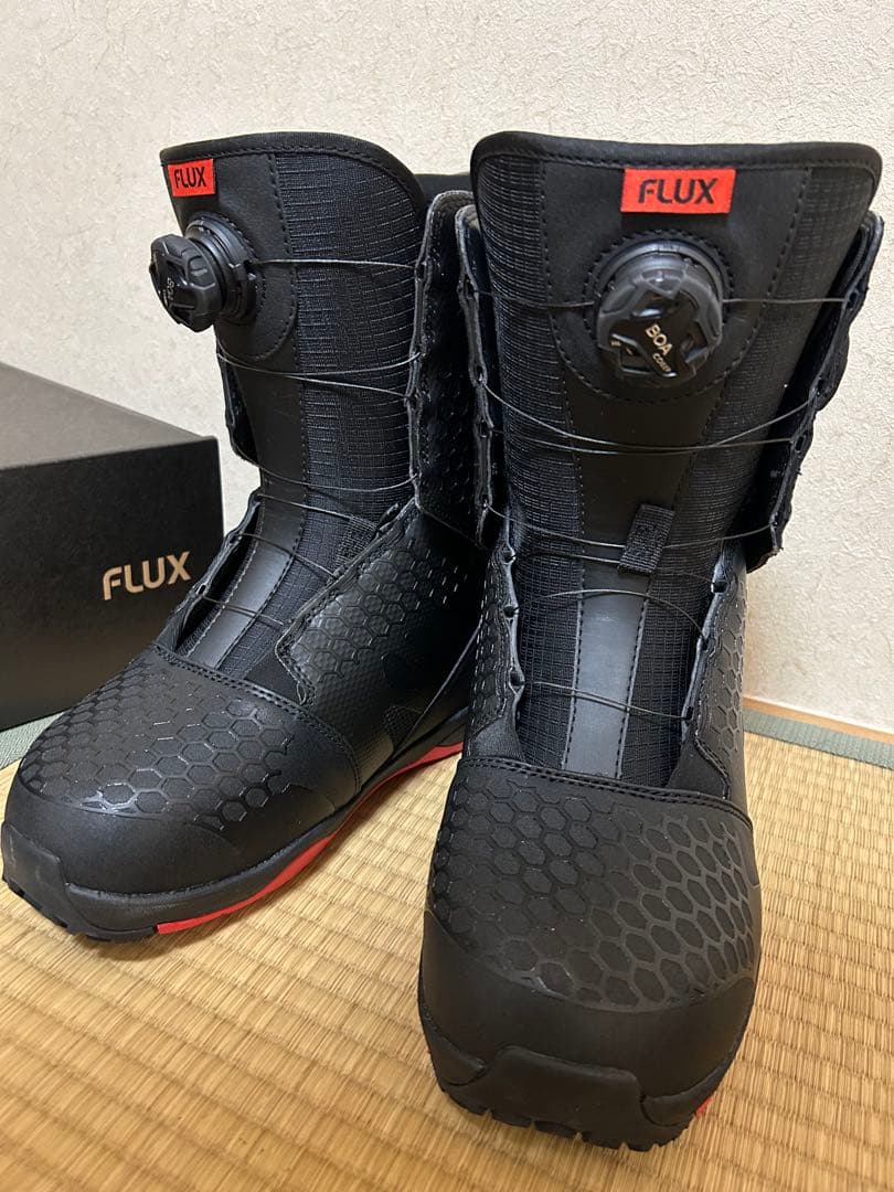 FLUX スノーボードブーツ OM-BOA 27.5cmカカトが浮かないパッド付 スノーボードブーツ | OM-BOA | FLUX ONLINE STORE