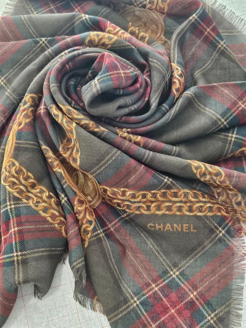CHANEL シャネル　タータンチェック　柄　シルク52%カシミヤ48% 美品 CHANEL シャネル ココマーク スカーフ シルク カシミア タータン