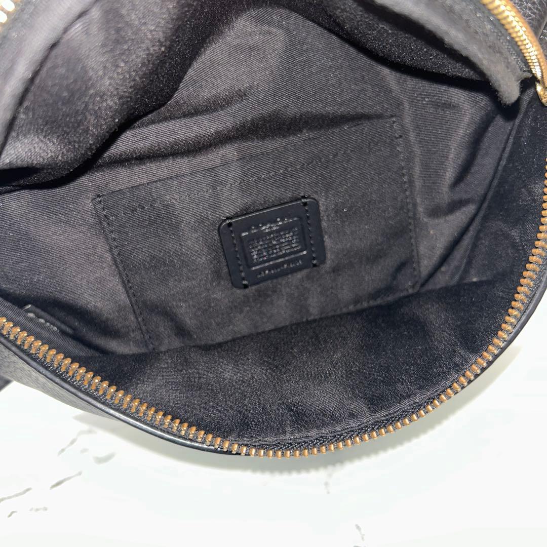 COACH ブラックレザー ボディバッグ