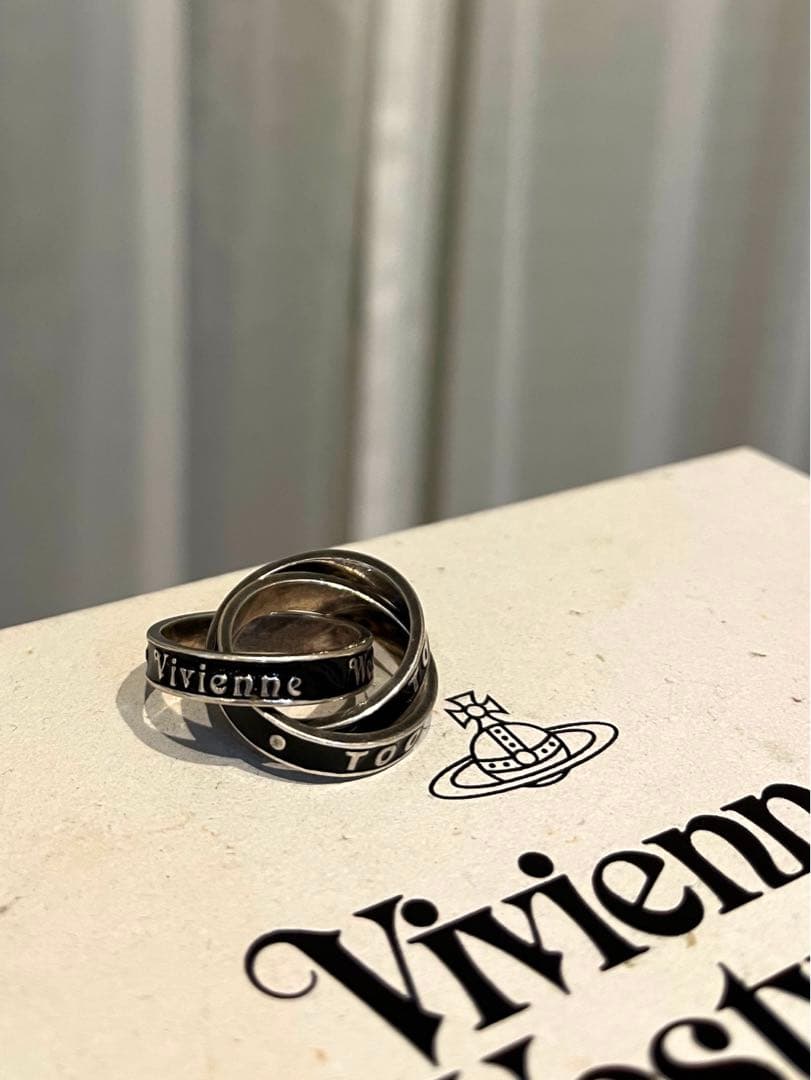 Vivienne Westwood（ヴィヴィアンウエストウッド） リング 三連 - メルカリ