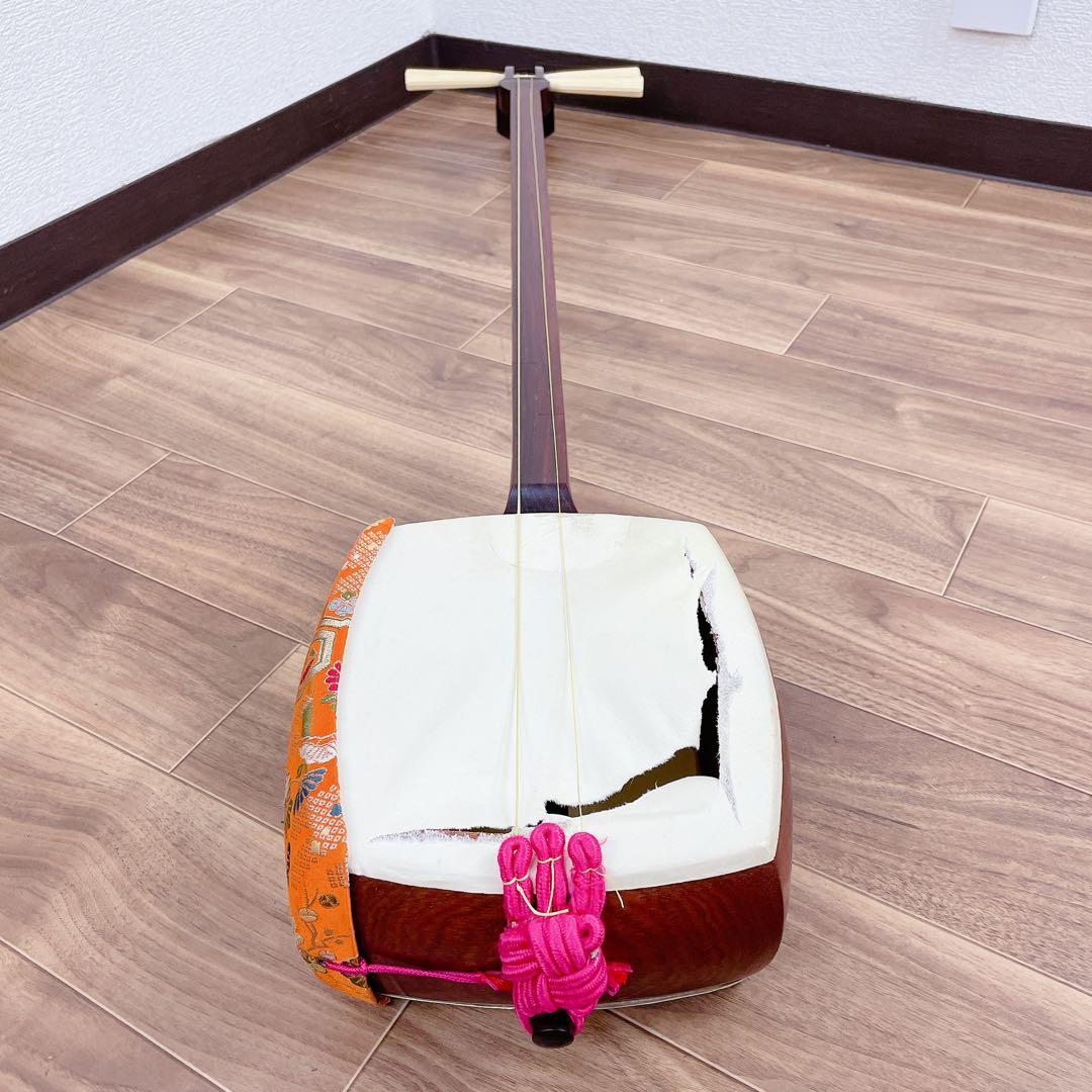 地唄三味線 細棹 一本溝 丸打胴 紅木 和楽器 - メルカリ