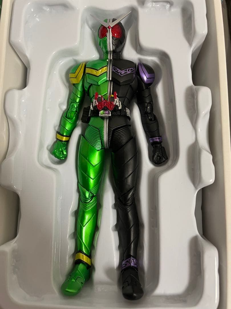 S.H.Figuarts 真骨彫 仮面ライダーW サイクロンジョーカー 風都探偵