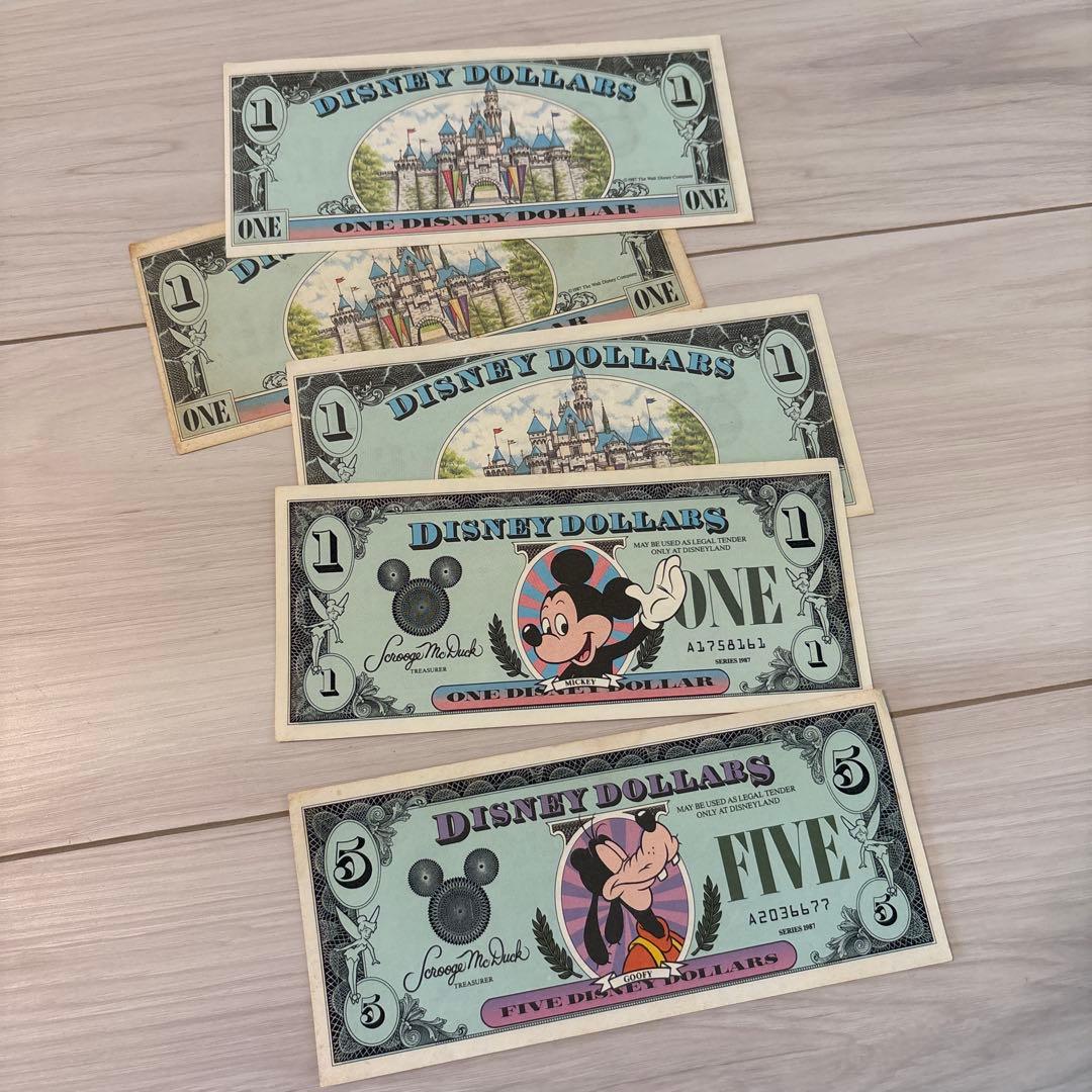 Disney ディズニーダラー 5ドル札1枚＋1ドル札4枚 - メルカリ