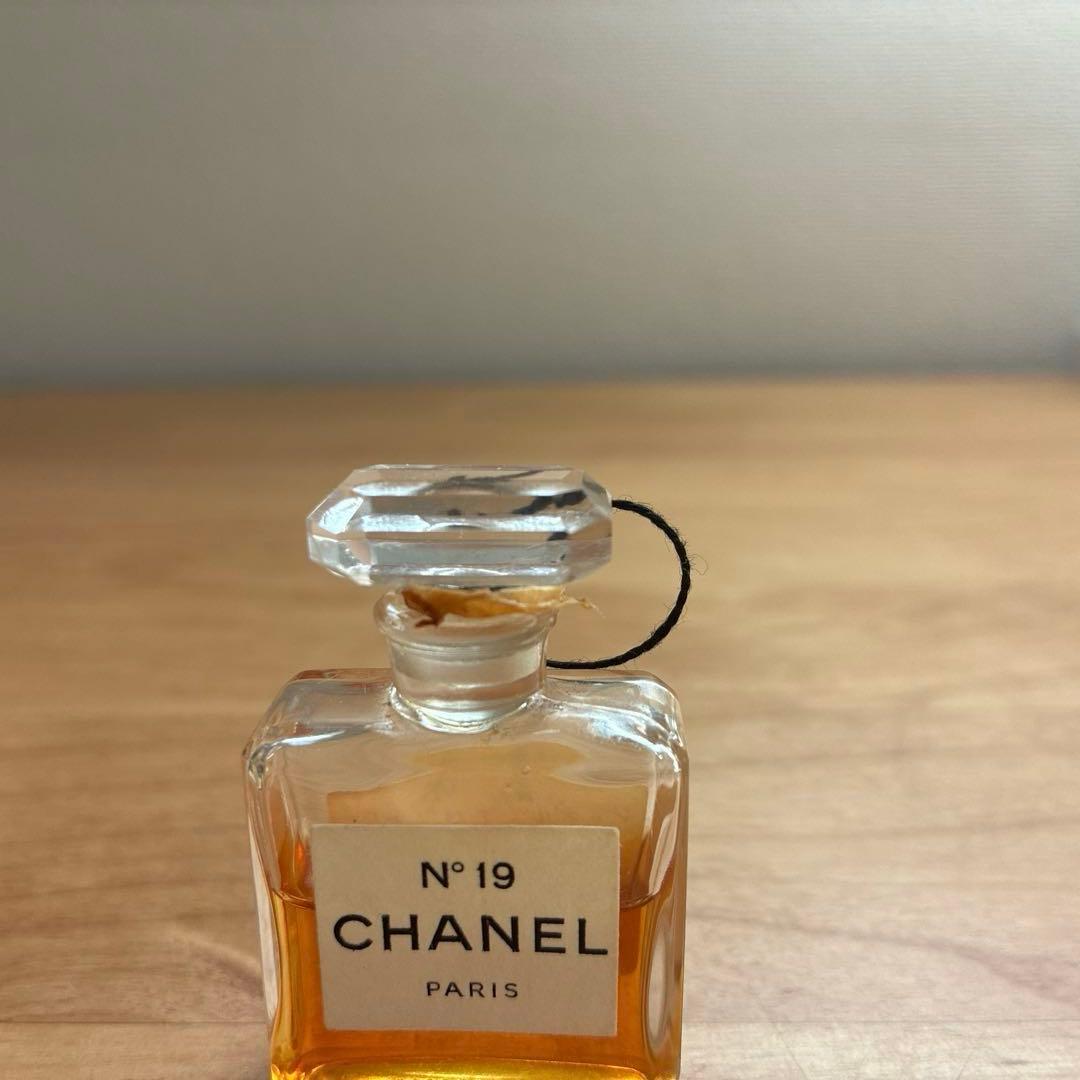 シャネル N°19 パルファム 19番 ヴィンテージ 8ml - メルカリ