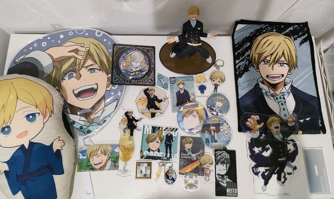 ホロライブ 東京駅 ハコス・ベールズ アクスタ カード アクリルバッジ