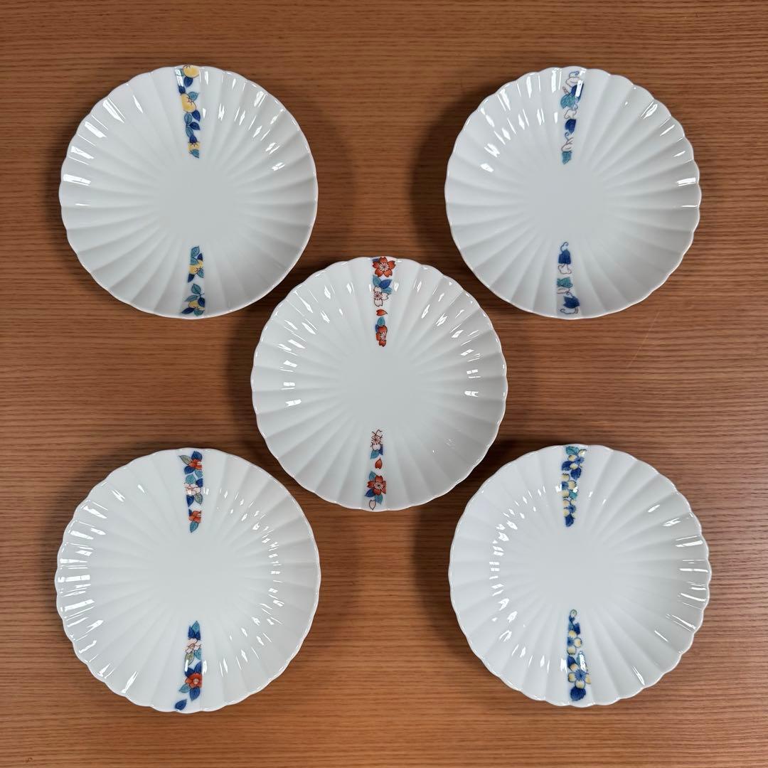 伊万里焼 畑萬陶苑：鍋島 帯柄文 菊割取皿×5枚セット☆ 畑萬陶苑 モイスト青磁 菊割取皿 | 和食器通販 有田焼 山忠｜おしゃれ
