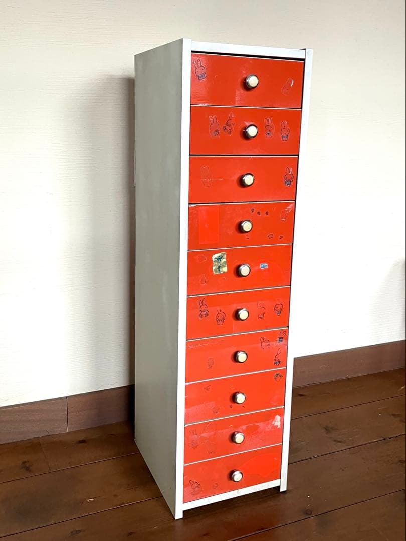 昭和レトロでスリムなチェスト はオレンジ色 中古家具 シールやその