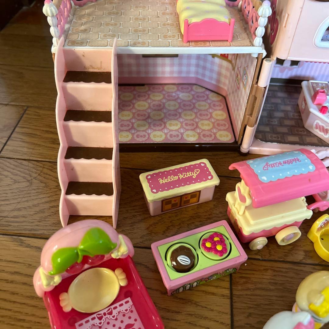 ハローキティ お菓子の家 ドールハウス スイーツハウス ままごと