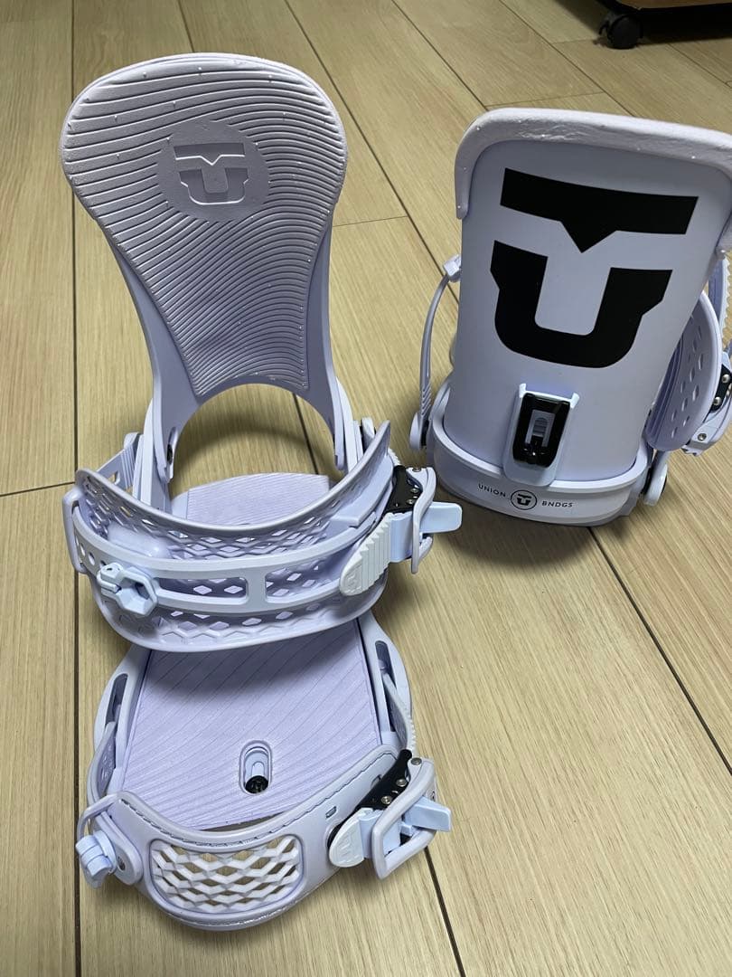 Union トリロジー　薄い　紫色　スノーボードビンディング Union トリロジー 薄い 紫色 スノーボードビンディング UNION ユニオン