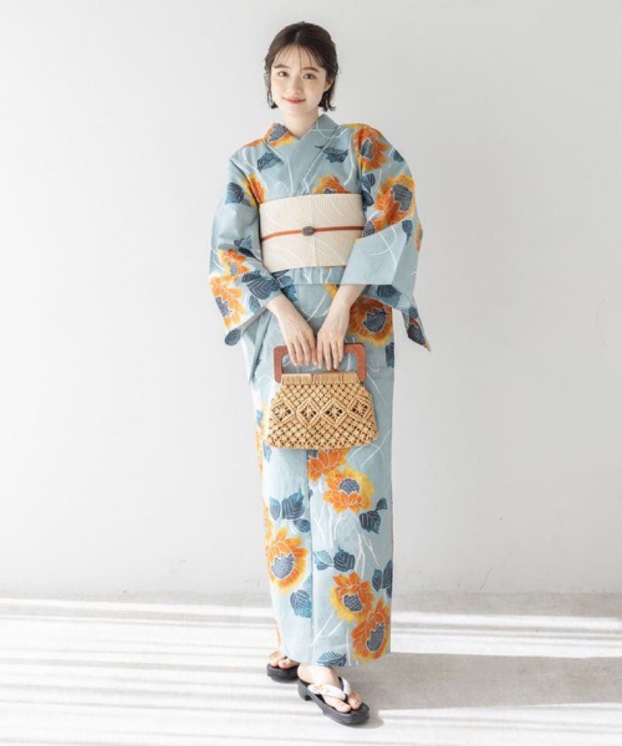 mahoさま　ひまわり柄 浴衣 Mサイズ　帯・下駄・腰紐2本セット こだわり浴衣5点セット (浴衣/帯/下駄/腰紐/着付け冊子) 変わり織生地
