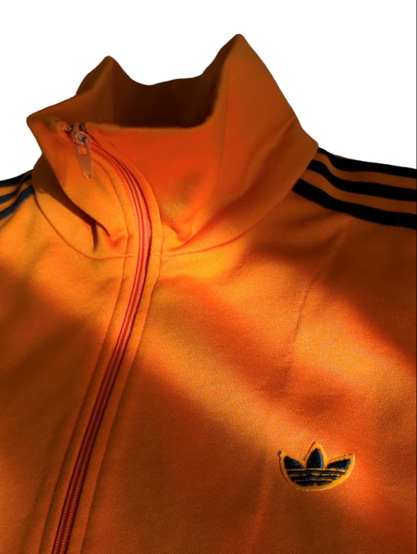 adidas デサント Orange×Black トラックジャケット あいみょん - メルカリ