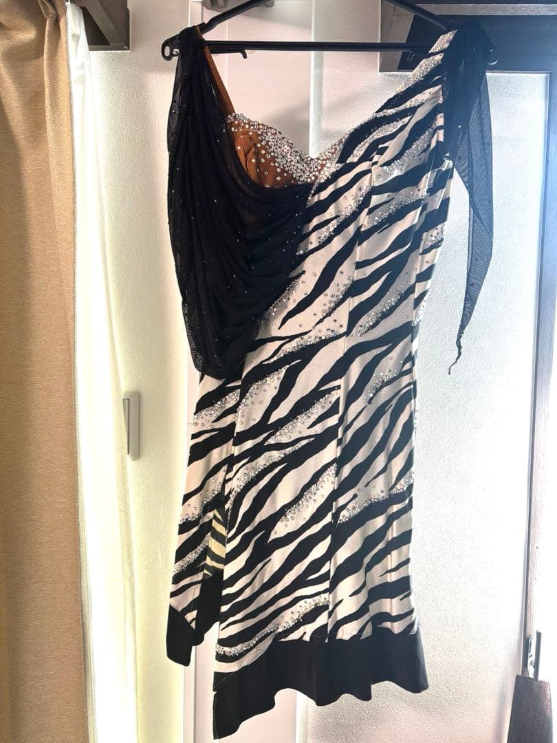 Sサイズ★黒×オフ白/ゼブラ/スワロMIX/ラテンドレス☆社交ダンス 社交ダンス ドレス #03247