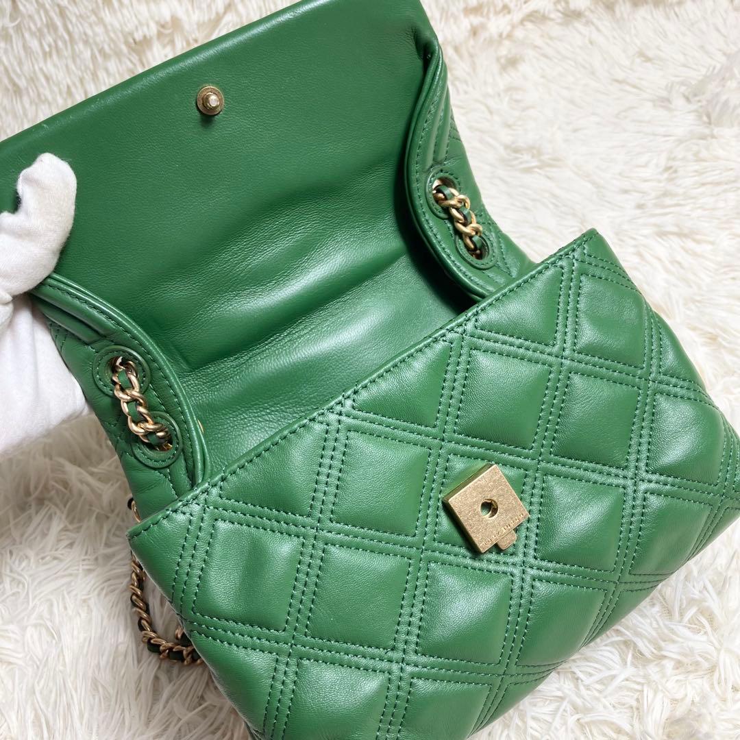 美品】トリーバーチ＊キルティング ゴールドチェーン レザーグリーン