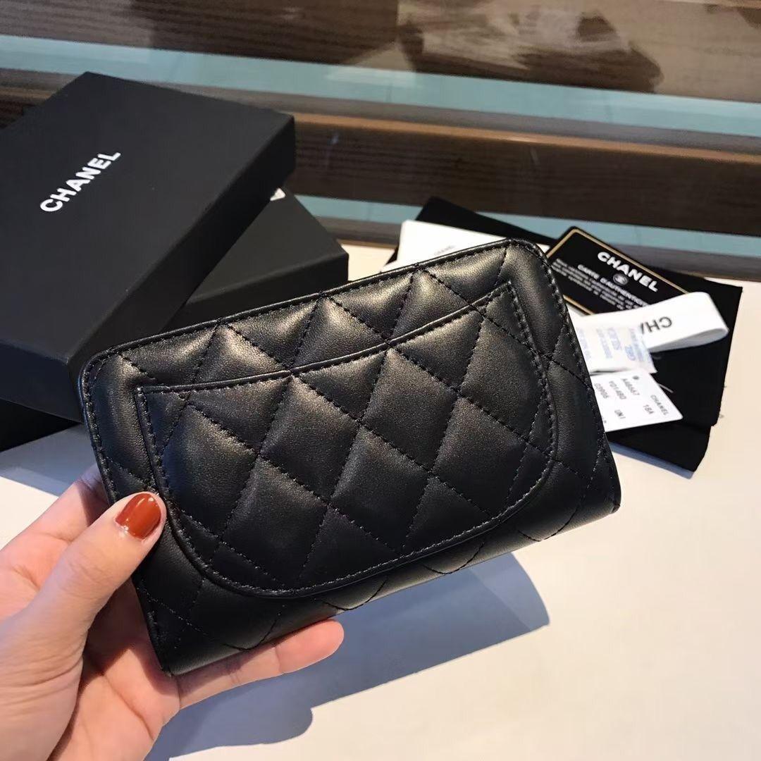 CHANEL ブラック キルティング 二つ折り財布# - メルカリ