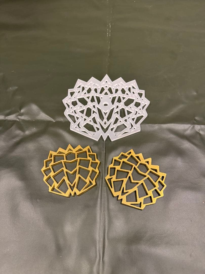 ソルオル　真鍮コースター２枚＆エッジスタンドに挟むsolol ソルオル 真鍮コースター2枚＆エッジスタンドに挟むsolol