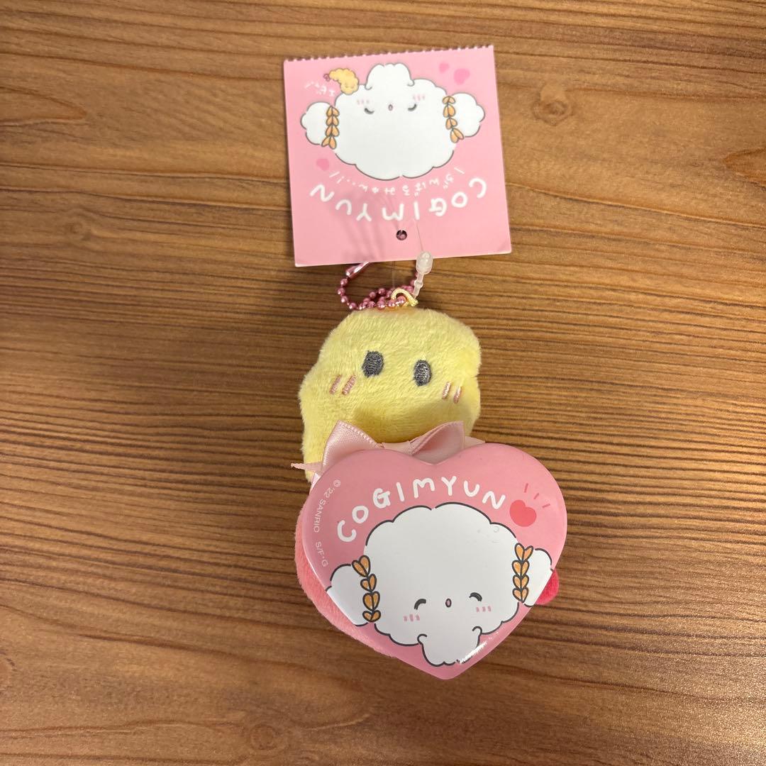 サンリオ こぎみゅん エビちゃん 缶バッジ マスコット - メルカリ