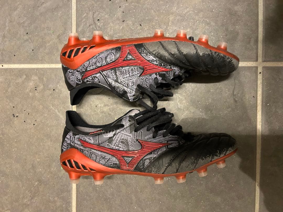 Mizuno サッカーシューズ 黒/赤 25.5cm
