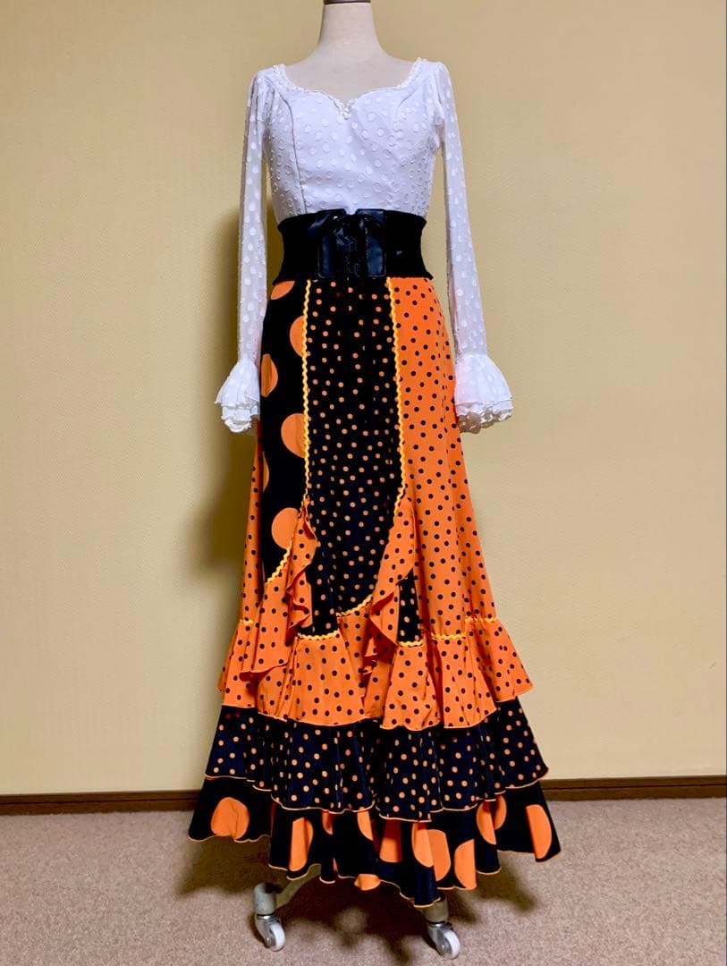 フラメンコ衣　ソニアジョーンズフォルダ、ベルト、ブラウス３点セット Sonia Johnes | フラメンコ衣装のソニア・ジョーンズ 公式ブランドサイト