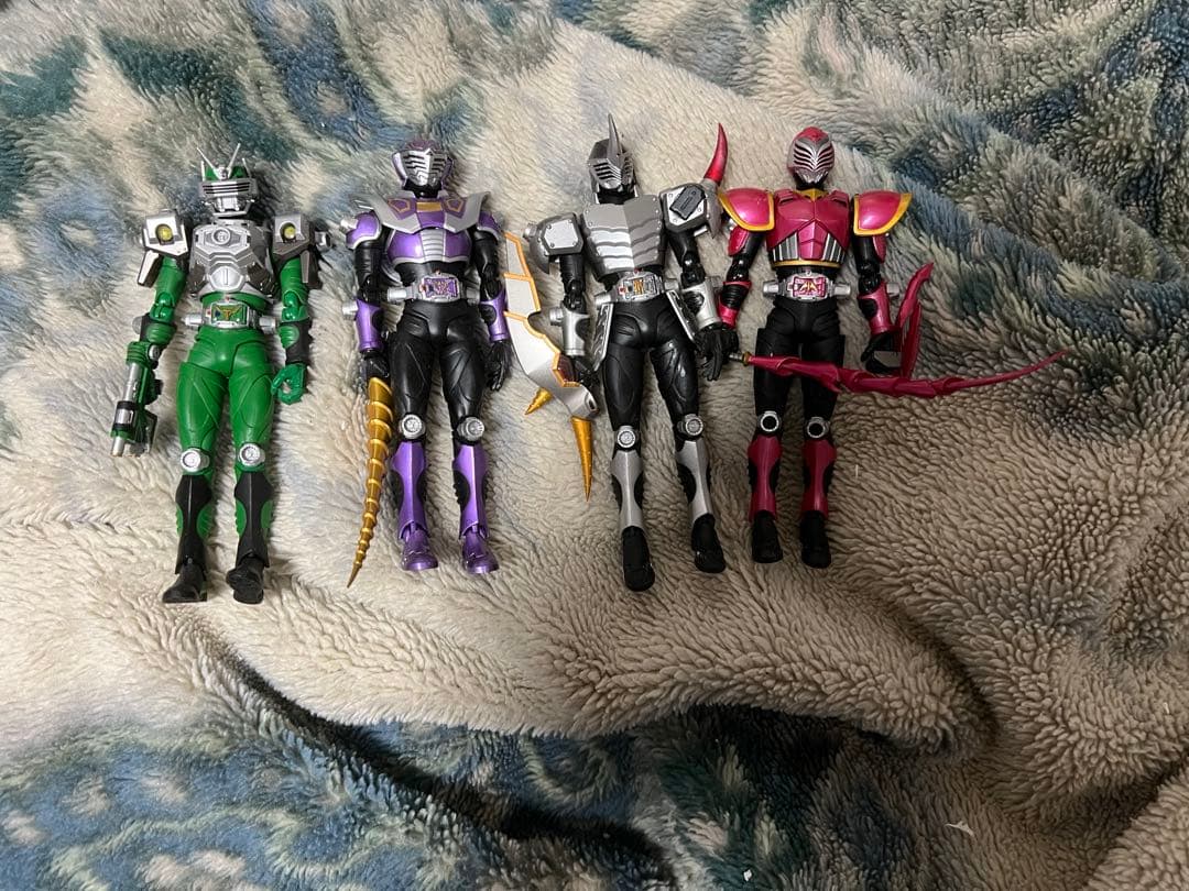 shフィギュアーツ仮面ライダー龍騎全ライダーミラーモンスターセットと