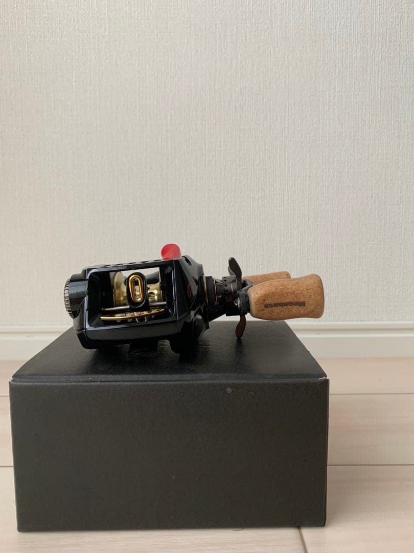 美品 Megabass Orochi 左巻きリール 6.3：1