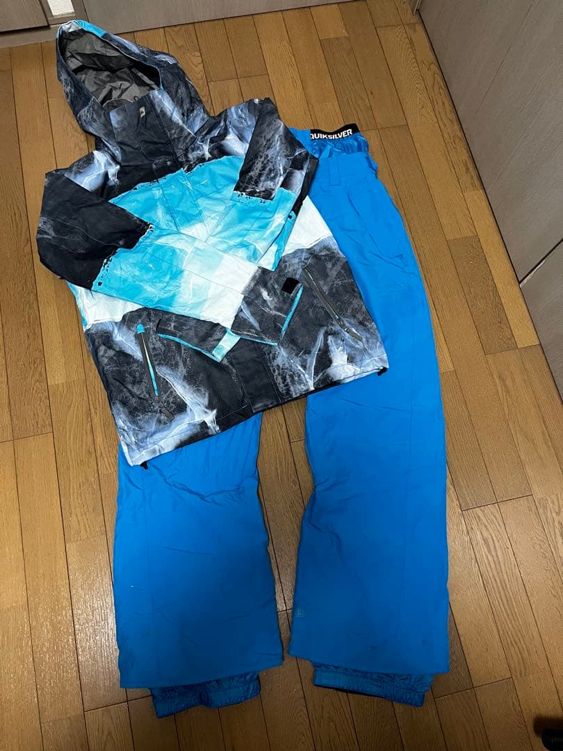 Quiksilver スノーボードウェア S 上下 Quiksilver（クイックシルバー） スノーボードウェア メンズ 上下