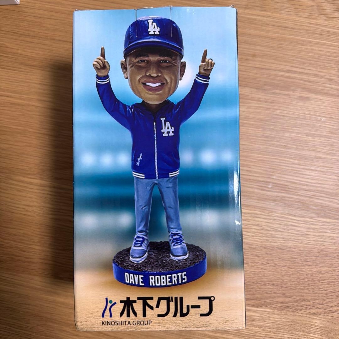 希少・非売品】球場配布 ドジャース ロバーツ監督 ボブルヘッド