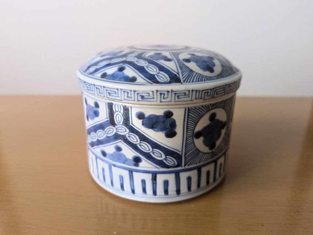 古伊万里　手描き染付陶壺　蓋付き　骨董 古伊万里 手描き染付陶壺 蓋付き 骨董