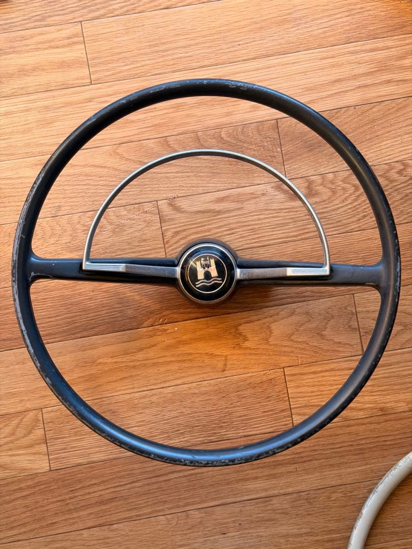 フォルクスワーゲン 純正 ステアリングホイール VDMビートル / カルマンギア フォルクスワーゲン 純正 ステアリングホイール VDMビートル