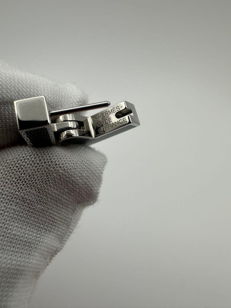 エルメス Hロゴ片耳用ピアス 未使用品