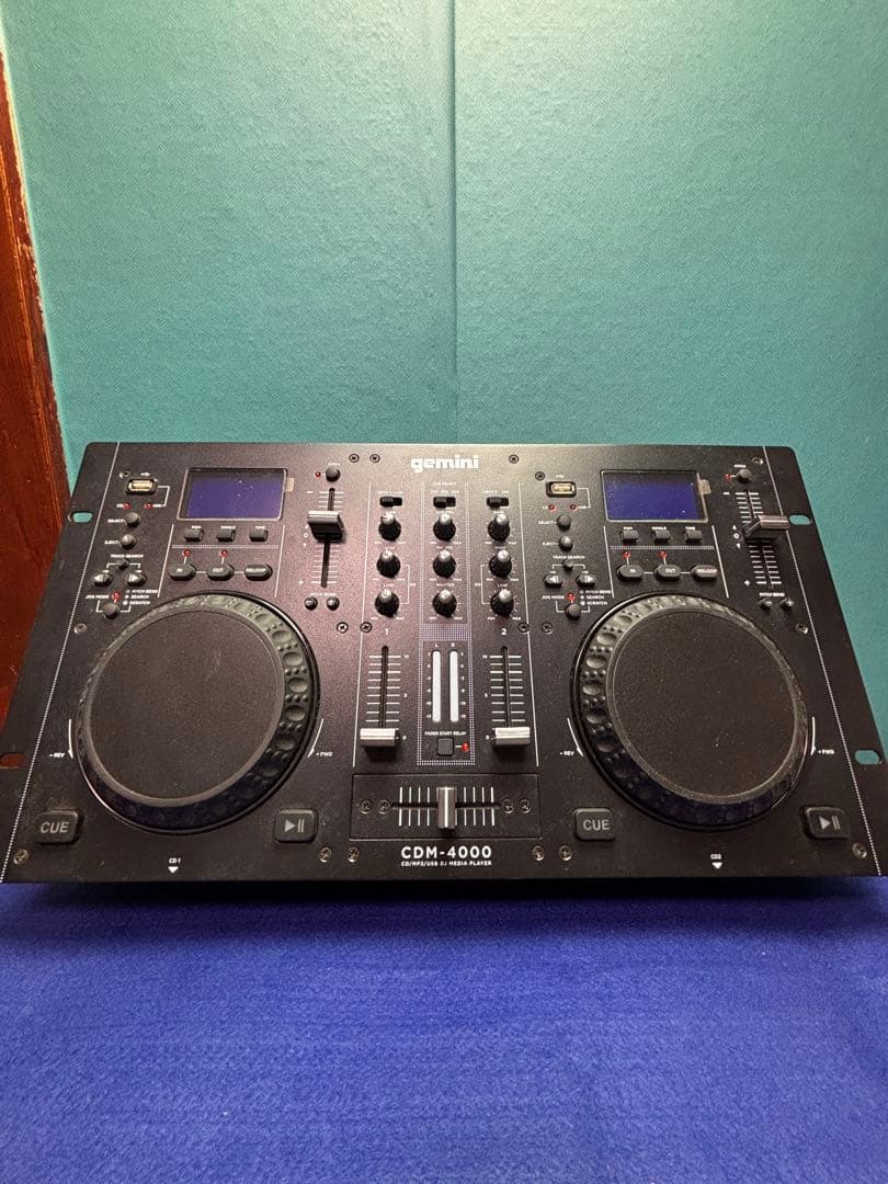 GEMINI ミキサー一体型　オールインワンDJプレーヤー/CDM-4000 Gemini CDM-4000BT CD/USB/Bluetooth DJ Media Player | zZounds